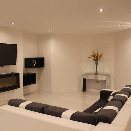 Woodford  Blossom Lane Apartment מראה חיצוני תמונה